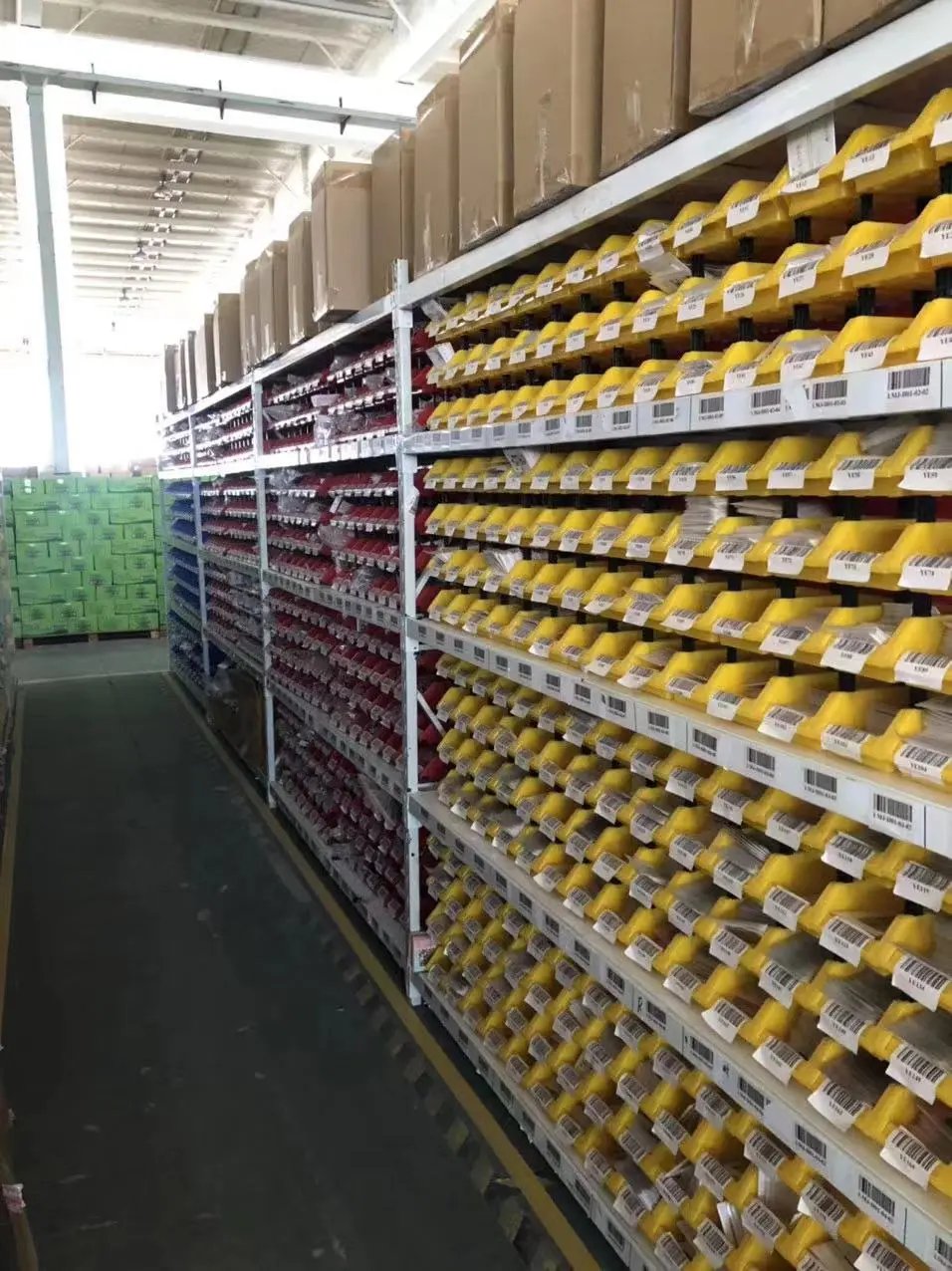 食品紅酒化妝品倉庫,您敢租我就敢陪專屬倉管裝卸工給您